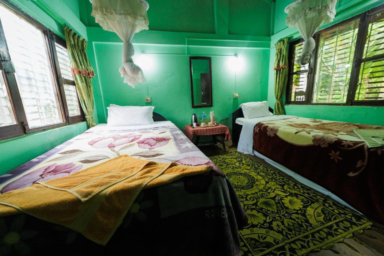 Chitwan Gaida Lodge - Animal Lovers & Birdwatchers Paradise Sauraha Exteriér fotografie