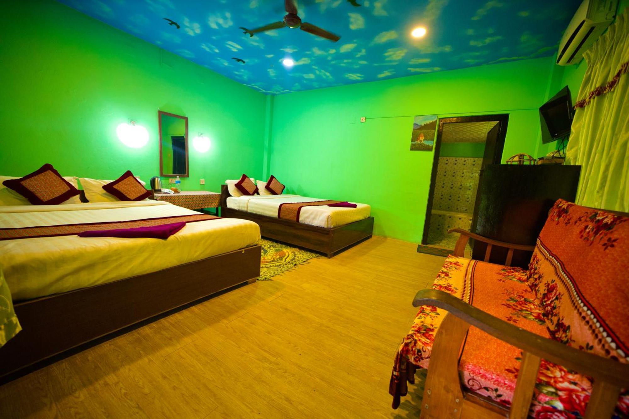 Chitwan Gaida Lodge - Animal Lovers & Birdwatchers Paradise Sauraha Exteriér fotografie