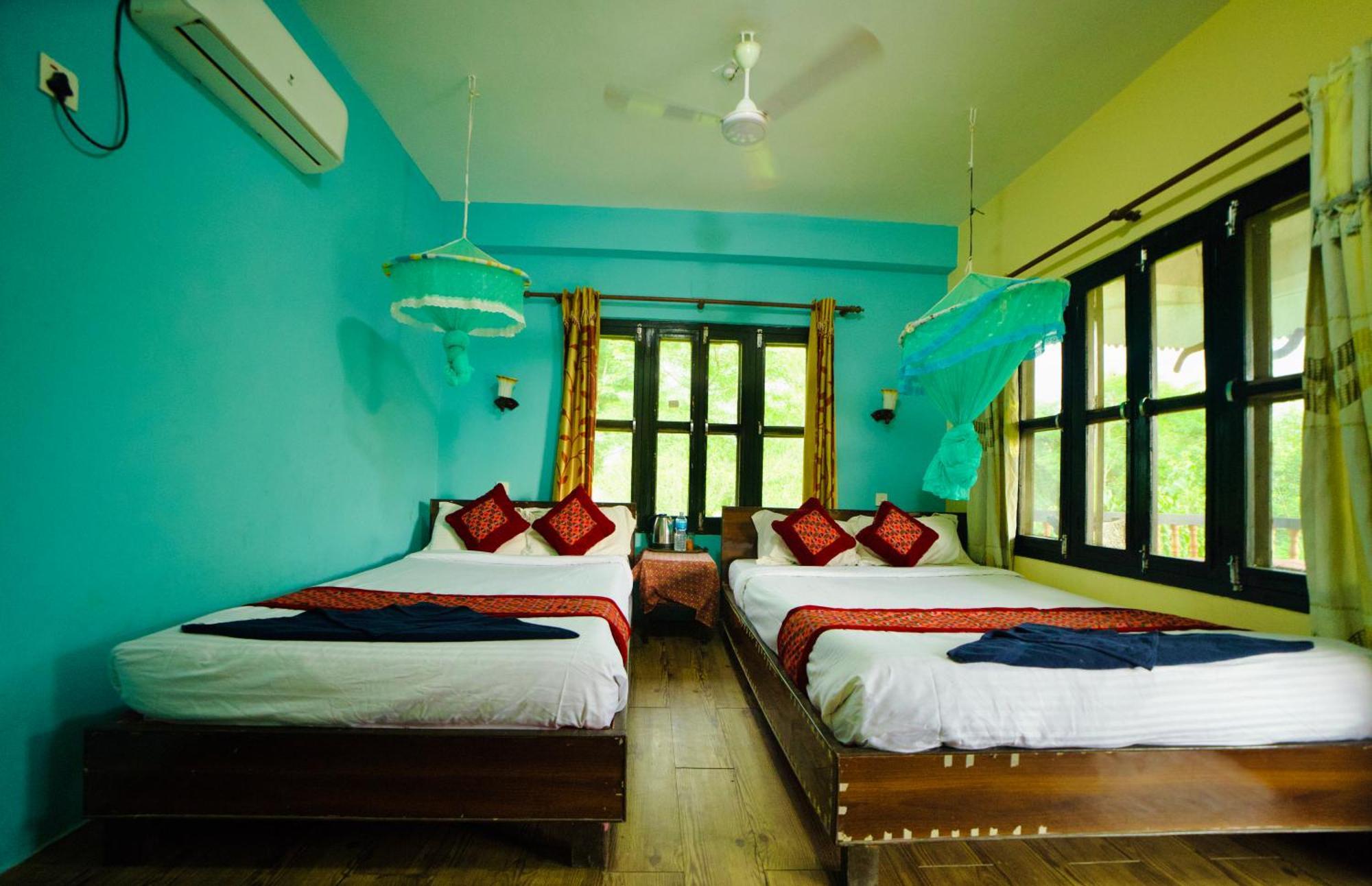 Chitwan Gaida Lodge - Animal Lovers & Birdwatchers Paradise Sauraha Exteriér fotografie